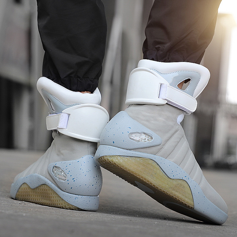 Futuro Guerrero zapatos de tablero alto USB carga fantasma danza sueño zapatos de los hombres antideslizante colorido baloncesto luminoso zapatos de luz LED