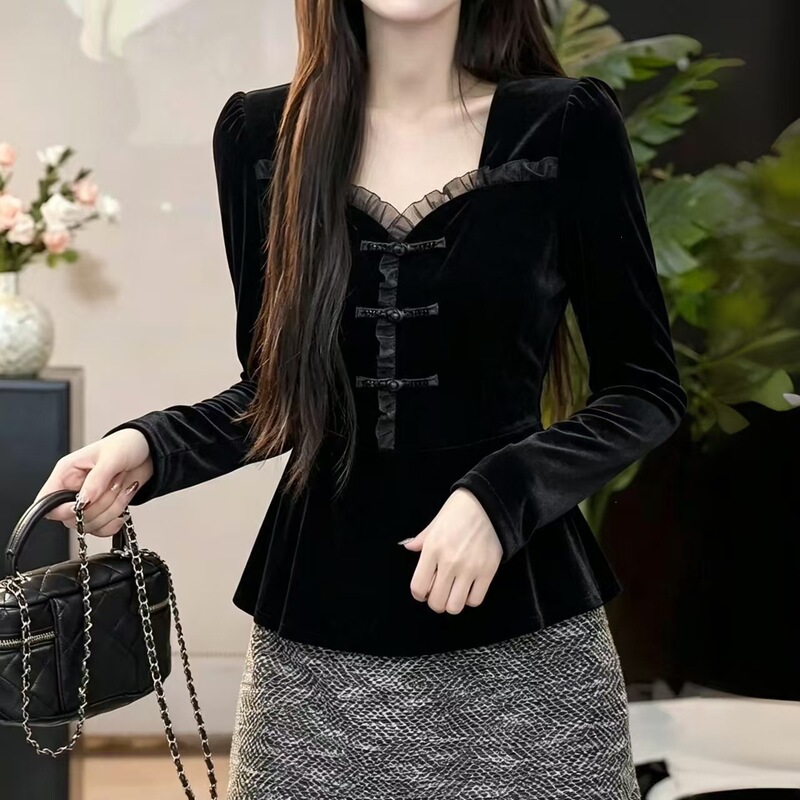 New Chinese-style gold velvet shirt for women, 2026 spring/autumn collection, featuring a traditional Chinese design, slimming effect, versatile long sleeves, and available in plus sizes as a base layer