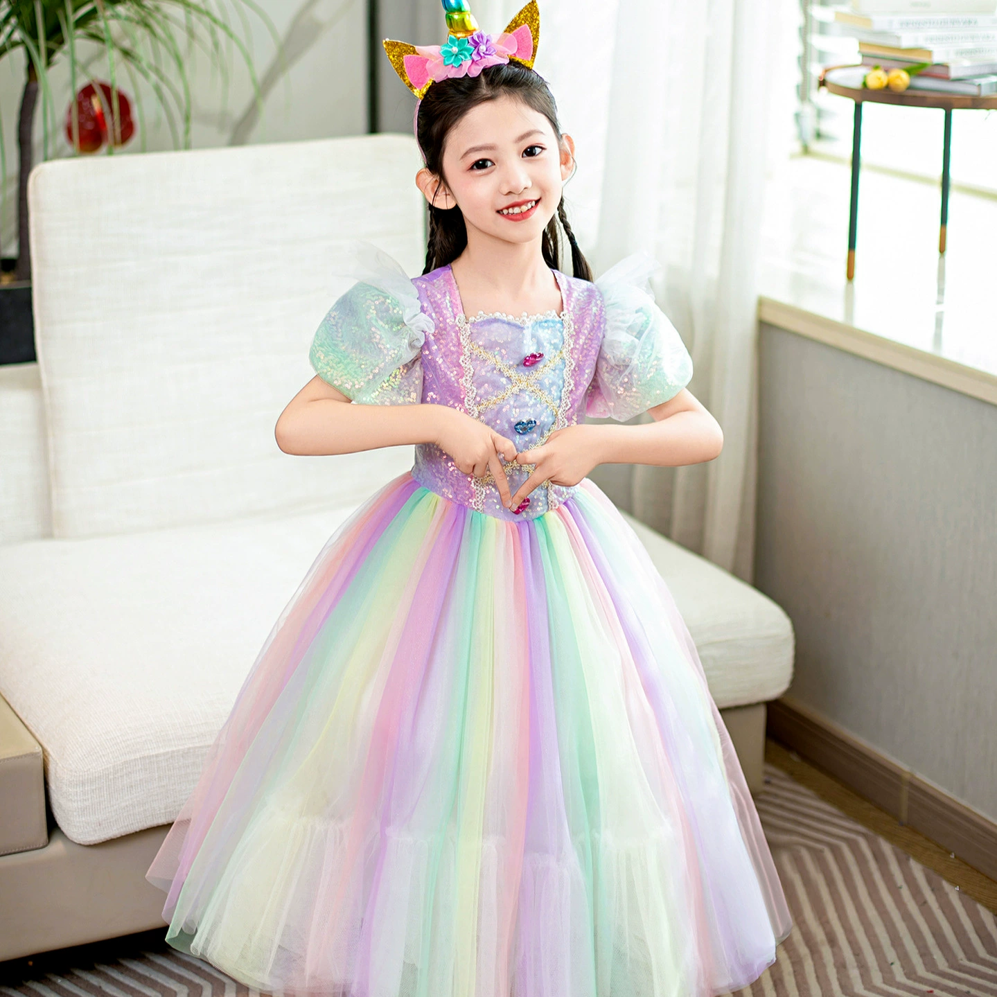 Платье из разноцветной кружева, градиент, puff sleeves, с камнем