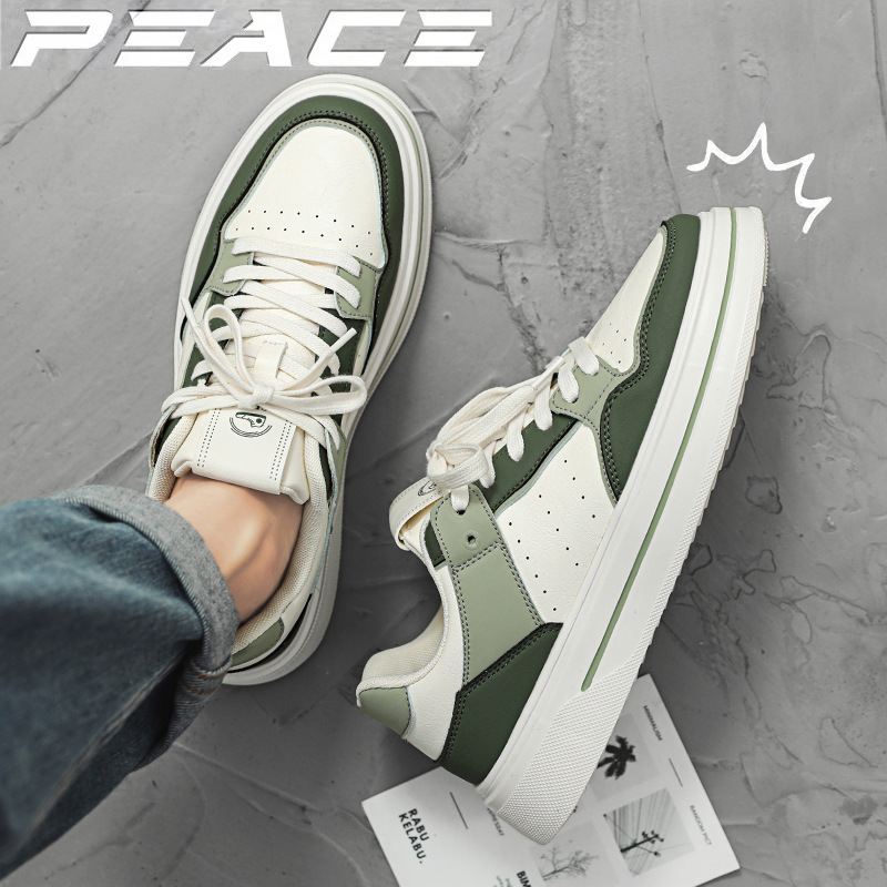 2024 nueva luz de los zapatos de los hombres de lujo casual todos los zapatos de tablero de la estación europea todos los zapatos de moda de los hombres vivos populares pequeños zapatos blancos