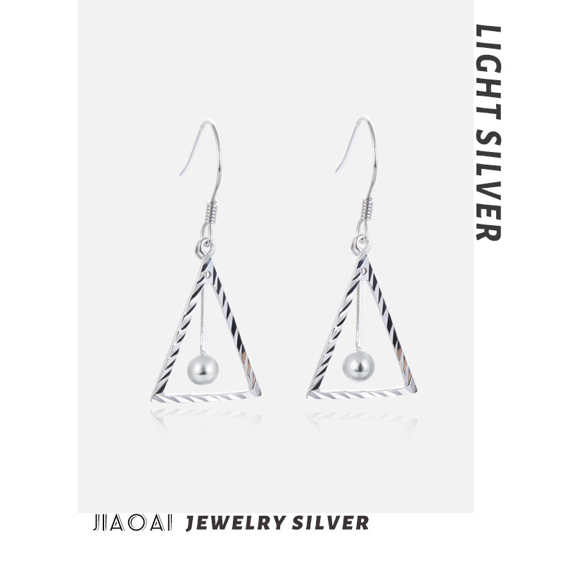 S925 aretes triangulares de moda de plata japonés y coreanos nuevos aretes minimalistas creativos pequeños personales frescos al por mayor
