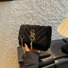 ���С���OӋ����Ů2025�¿�С���L�r��朗lб������μ�С����