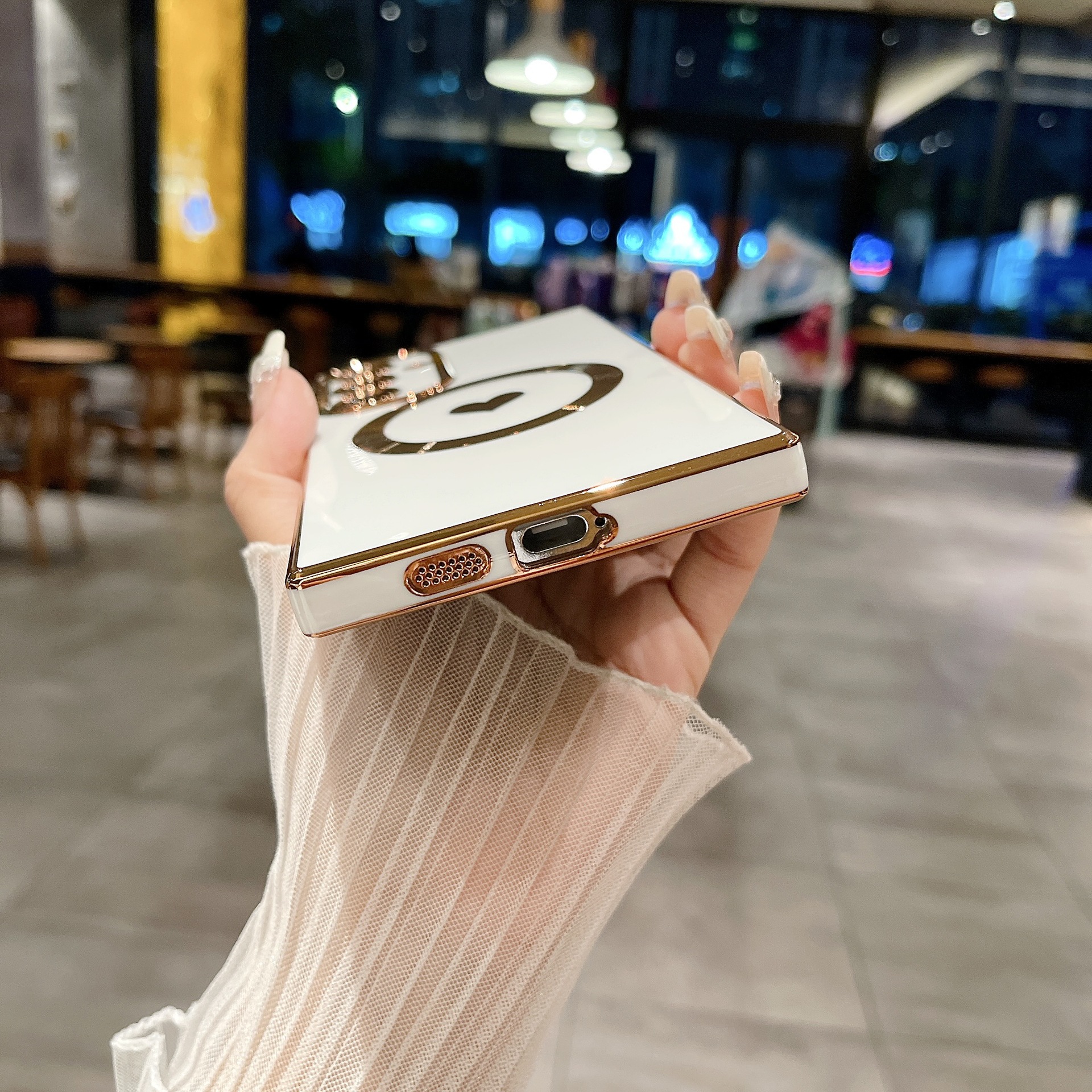 Adecuado para la carcasa cuadrada de teléfono móvil Samsung s24ultra Chapada en color real absorción magnética + funda protectora de teléfono móvil de amor lateral