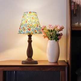 CASA中古风卧室台灯浪漫碎花灯罩温馨氛围美式复古实木床头小夜灯
