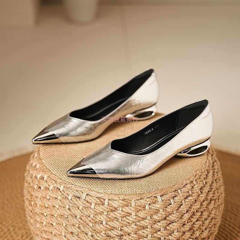 2025秋季新款羊皮尖头浅口通勤一脚蹬女鞋奶奶鞋猫跟订货浙江温州