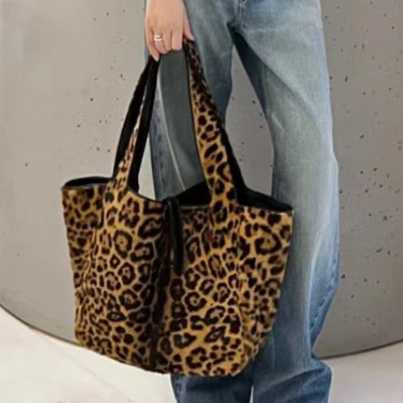 Borsa a mano casual e versatile con stampa leopardata dell'influencer di Instagram, borsa a tracolla da donna, nuovo modello 2024_voghion.com