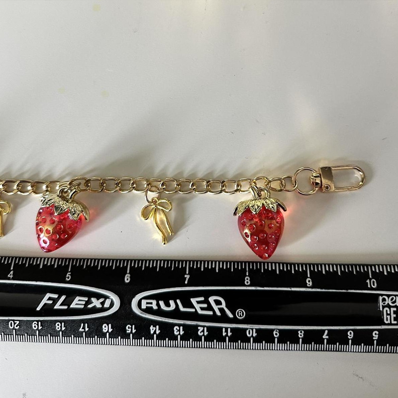 Fábrica al por mayor nuevo diseño de bolsos universales cadenas adorables joyerías de mujer dulce brillante rojo fresas cadenas de bolsos cortos image 5