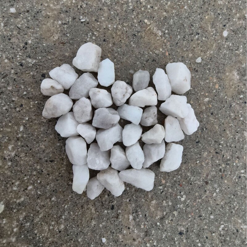 Quartz Stone Has Strong Filtration and Impurity Removal Capabilities. Quartz Stone Can Be Pre-Washed and Used as Gravel for Landscaping Filter Materials 1- 23-5cm Quartz Stone Has Strong Filtration and Impurity Removal Capabilities. Quartz Stone Can Be Pre-Washed and Used as Gravel for Landscaping Filter Materials 1- 23-5cm