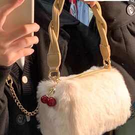 樱桃毛毛包时尚单肩腋下包2025冬季新款小众设计新品感手提斜挎包