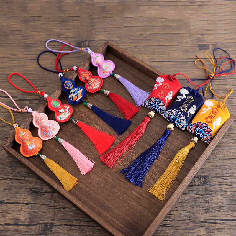 [2026 Año Nuevo] decoración de Año Nuevo calabaza fresa colgante bolso de incienso de estilo antiguo lanterna de Año Nuevo flor de bendición colgante material de arte floral