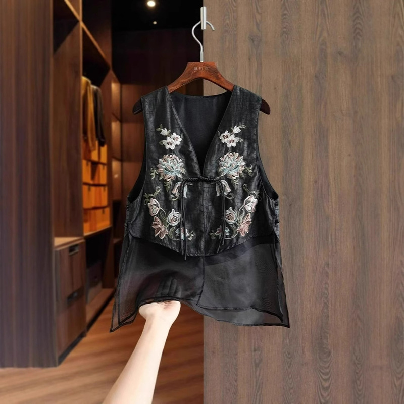 Imitation Silk Xiangyun Yarn Vest Women's Outer Wearing Heavy Industry Guofeng Embroidered New Chinese Style V-neck Casual Top Imitation Silk Xiangyun Yarn Vest Women's Outer Wearing Heavy Industry Guofeng Embroidered New Chinese Style V-neck Casual Top