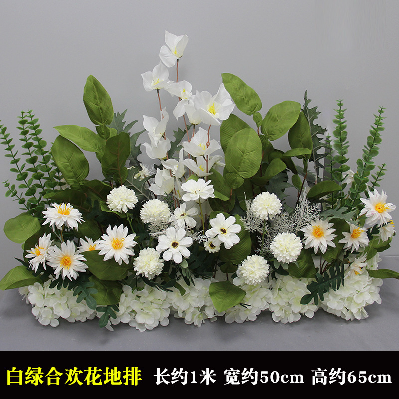 新商品の結婚祝いの大きいタイプの花を並べて絹の花の完成品の装飾をシミュレーションします。|undefined
