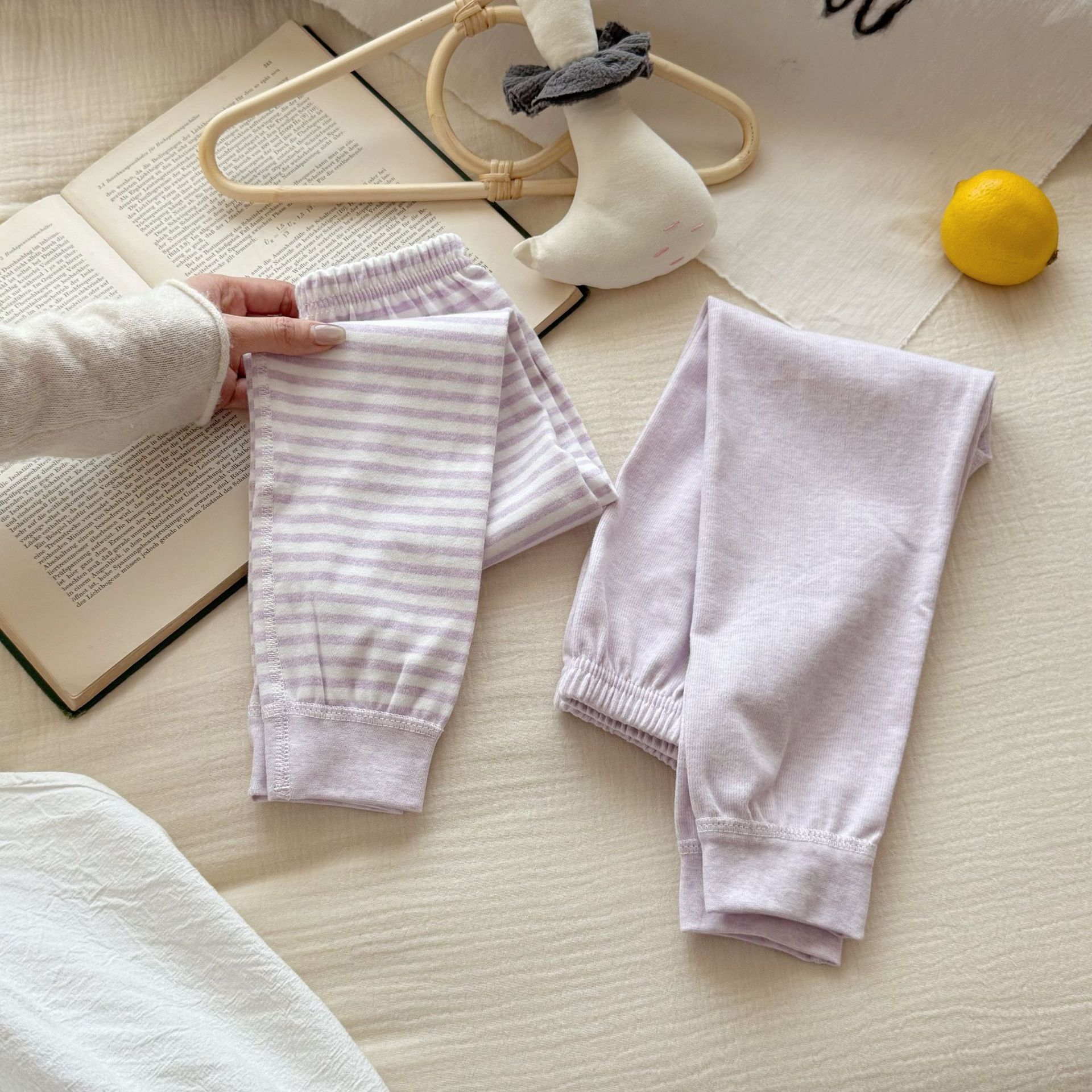 Pantalones de pijama para niños primavera y otoño pantalones caseros de niños pantalones transpirables de algodón niñas dos pantalones leggings de niños image 11