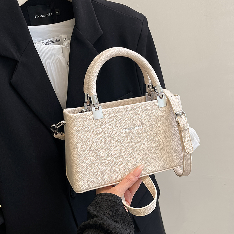 国境を越えたハードケースのバッグの女性バッグhandbags2025の新しいファッション女性が肩を斜めに掛けて小さい方のバッグを持っている|undefined