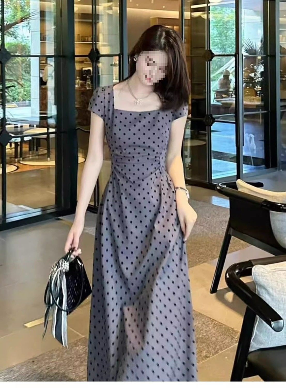 Váy maxi nữ cổ vuông họa tiết chấm bi tay ngắn xếp nếp thắt eo — Màu xám (váy dài), Màu xám (váy ngắn) chi tiết 10