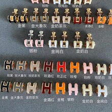 �߰�ۼ�H��ĸ���Ů�18Kõ���m�řE�A�ο���r�оW�t����h�