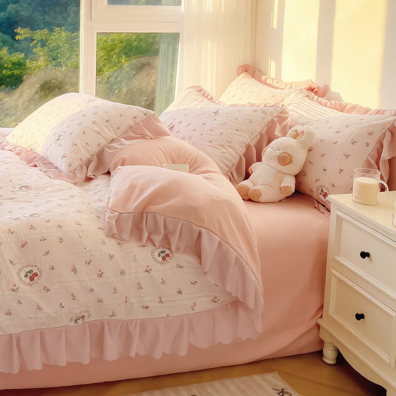 26 bambú de algodón cama de cuatro piezas pequeñas flores frescas pequeñas flores de encaje estilo de viento princesa viento tres piezas flor de bosque