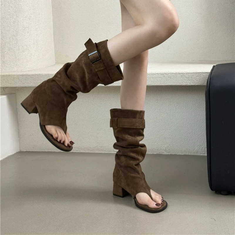 Женские сапоги-ковбойки 2025 года, новые ретро-шлёпанцы с внутренним увеличением, римские сандалии, толстый каблук, вестерн, меховые женские сапоги