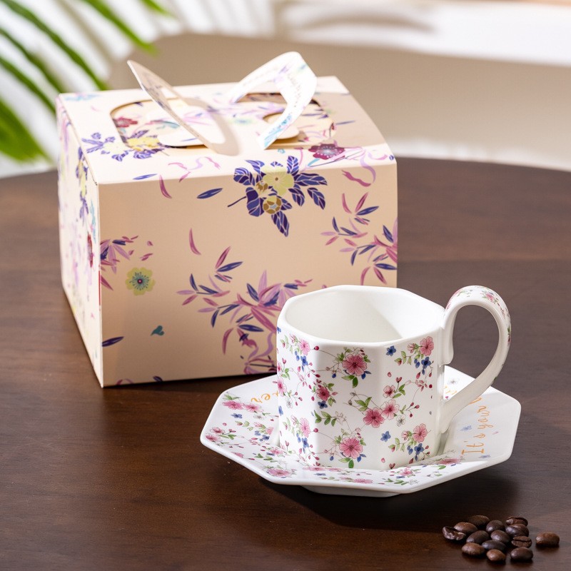 Flores exquisitas amor tazas de café plato tetera de cerámica caja de regalo conjunto de casada de Navidad regalo de cumpleaños