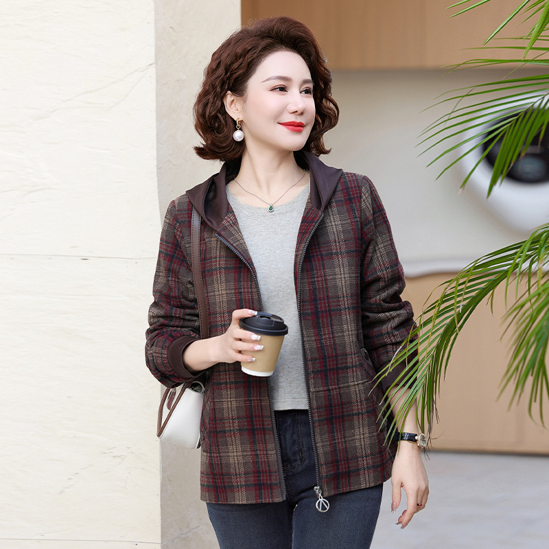 中老年女装时尚妈妈外套连帽秋季新款休闲格子拉链衫洋气奶奶上衣|undefined