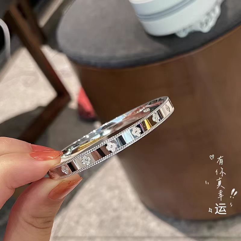 Cnc Popular Kaleidoscope Four-Leaf Clover Closed-Mouth Silver-Plated Bracelet for Women Xiaohongshu Fashion Closed-Mouth Bracelet Wholesale