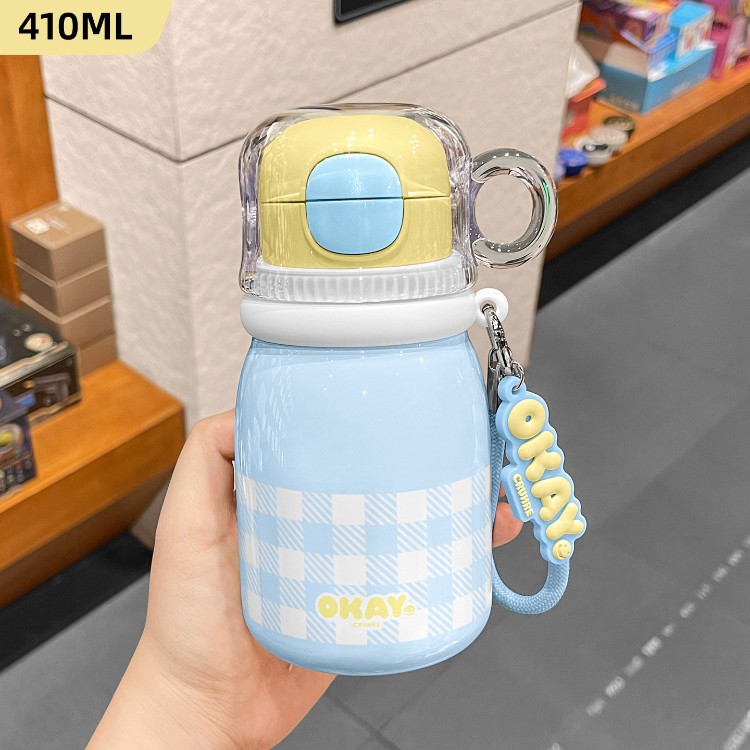 Taza de aislamiento térmico para niñas de alto valor facial, taza de agua de paja de gran capacidad, 2026 nuevo tipo de taza de aislamiento infantil especial para estudiantes escolares