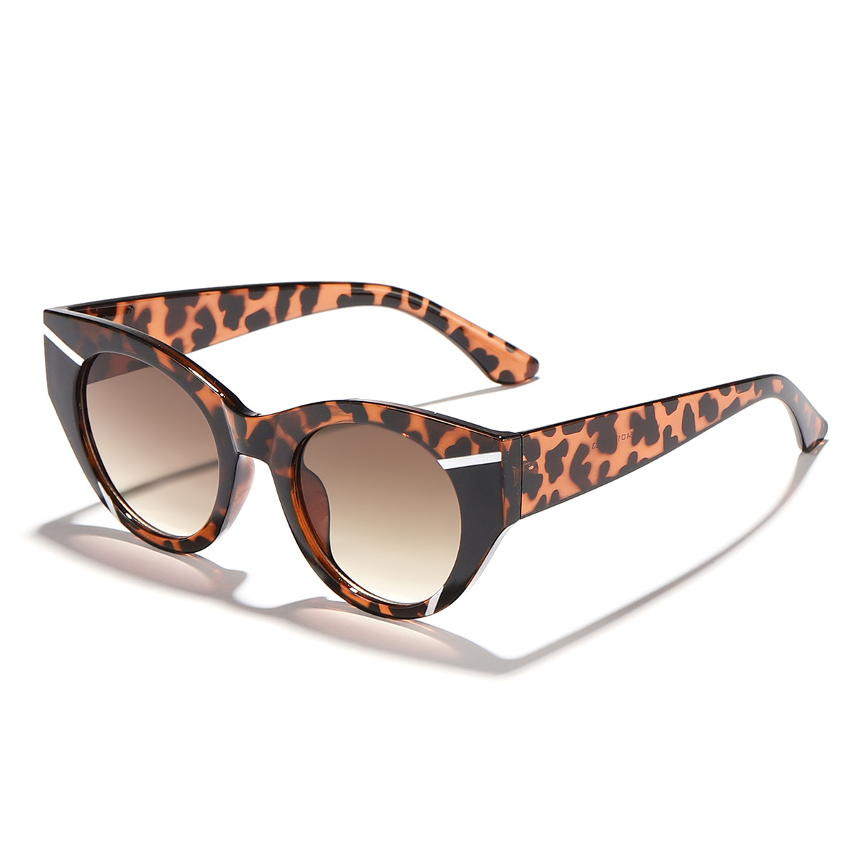 Nuevas gafas de sol con sombra de ojo de gato de marco grande a juego de color transfronterizo 2024 gafas de sol de alta calidad esenciales para hombres y mujeres