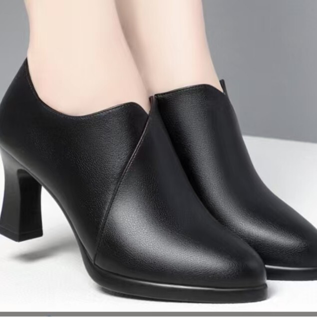 The Manufacturer Distributes Genuine Soft Leather High-Heeled Shoes for Women, Fashionable and Versatile, with a Deep Cut Design, Suitable for Middle-Aged Mothers The Manufacturer Distributes Genuine Soft Leather High-Heeled Shoes for Women, Fashionable and Versatile, with a Deep Cut Design, Suitable for Middle-Aged Mothers