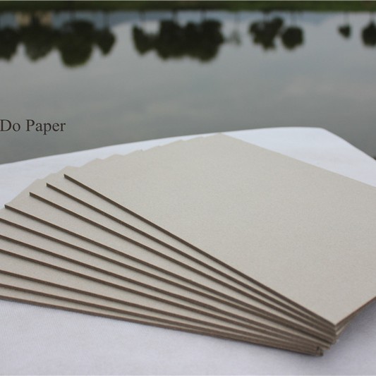 硬板纸  厚度1.5毫米 尺寸A3