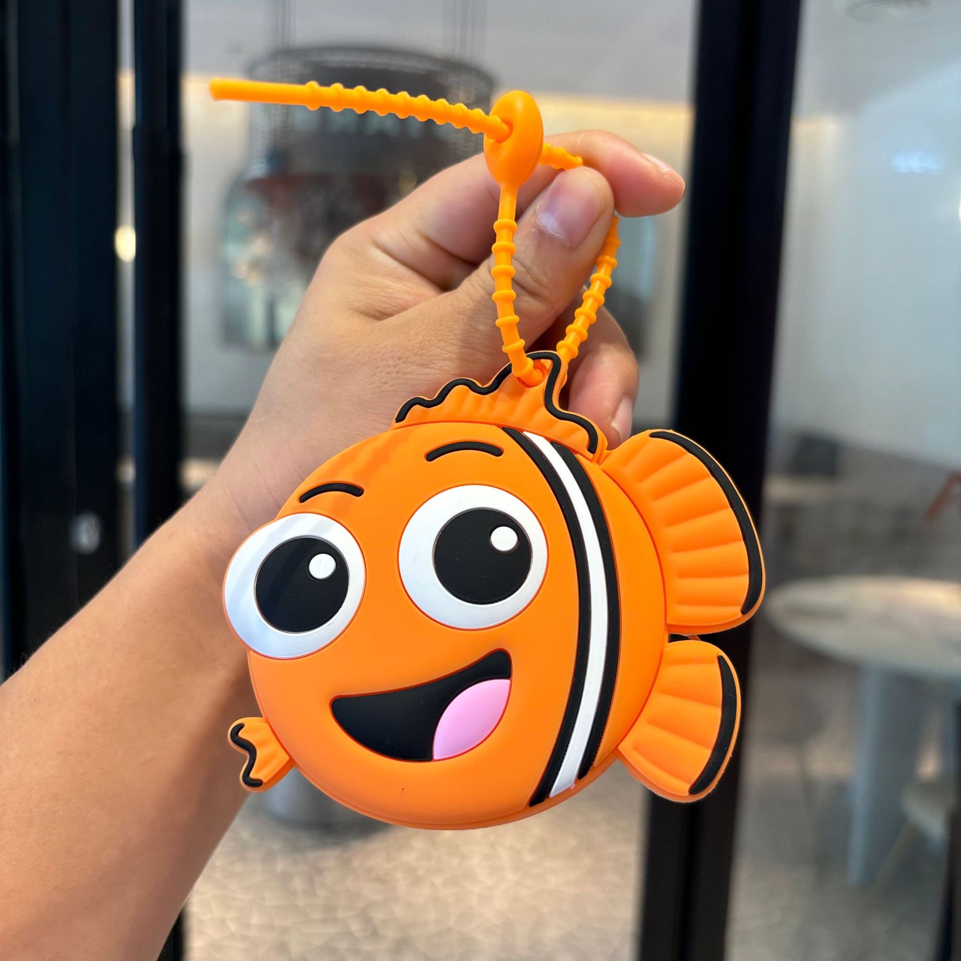 サンリオの小銭入れのキーホルダーが可愛いです。