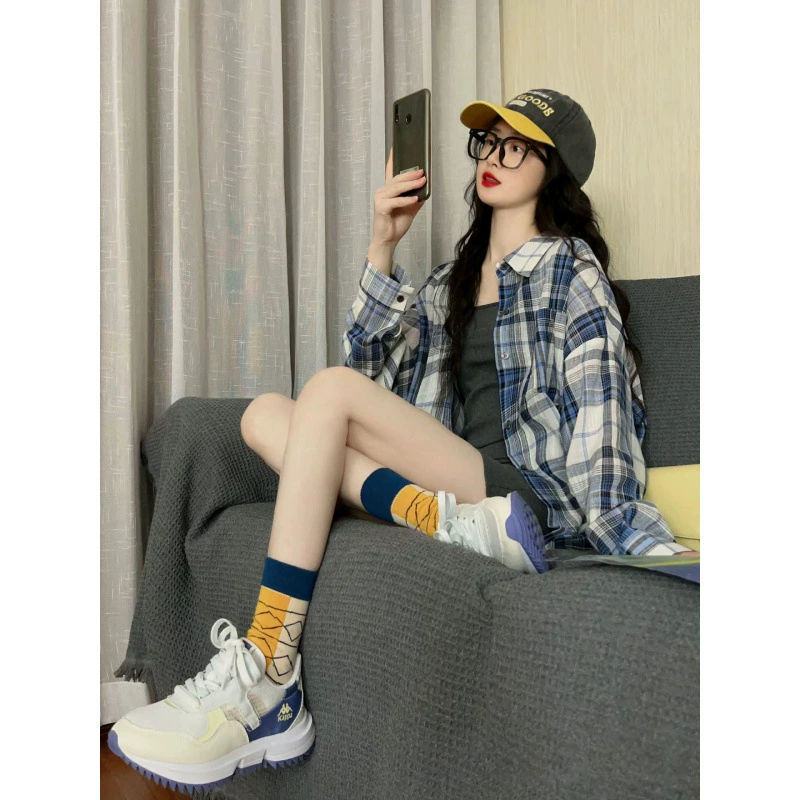 Реальный дизайн ретро клетчатой рубашки дикий, свободная рубашка с длинными рукавами тонкая и тонкая