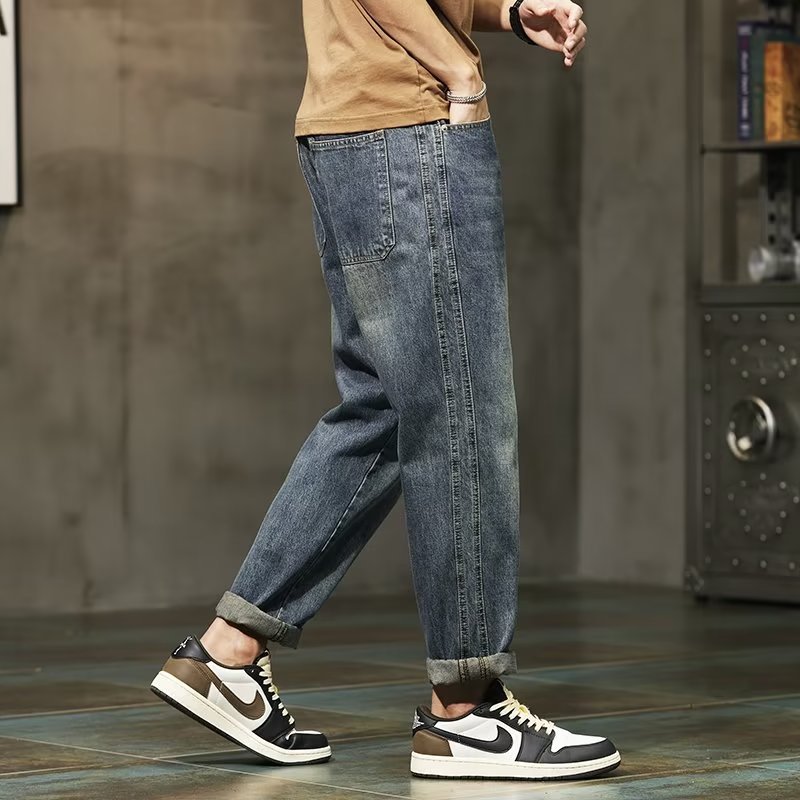 Vaqueros para hombres nueva versión coreana de pantalones delgados de pies pequeños marca de moda shuai 2024 primavera y verano pantalones de mezclilla de nueve puntos