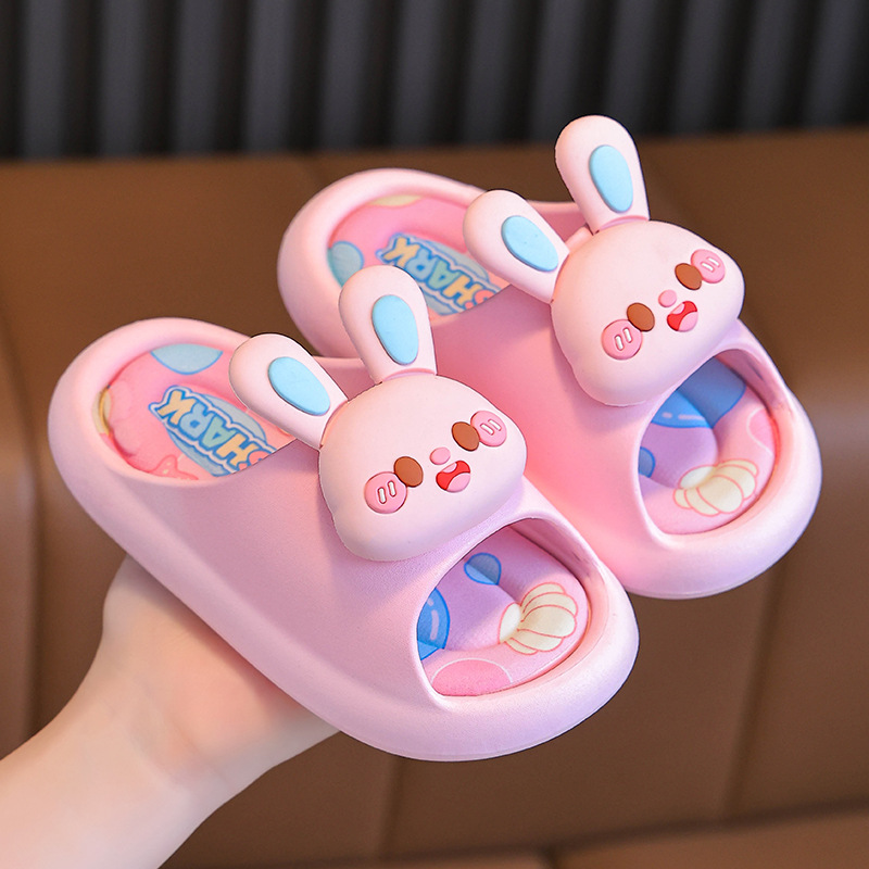 Sandalias y pantuflas para niños, sensación de mierda, niña, dibujos animados de verano, baño interior lindo antideslizante, zapatillas de suela blanda, zapatillas de bebé