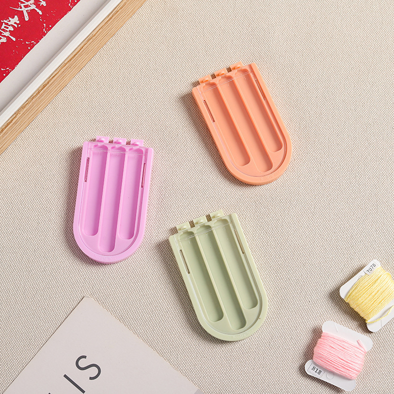 Varias especificaciones de almacenamiento transparente botella de aguja de plástico de almacenamiento compacto de aguja de coser a mano botella de aguja de almacenamiento botella de aguja al por mayor