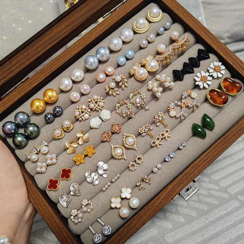 Korean Style Zircon Flower Pearl Earrings Fashionable and Exquisite Personalized Earrings Niche High-End Earrings for Women Wholesale