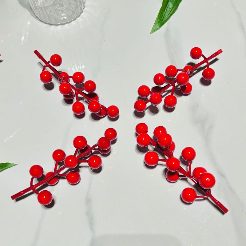Christmas Artificial 7-Head Red Berry Vine with Red Berries, 12-Prong Holly Berries, New Year Decoration, Fortune Fruit, Wholesale from Manufacturer