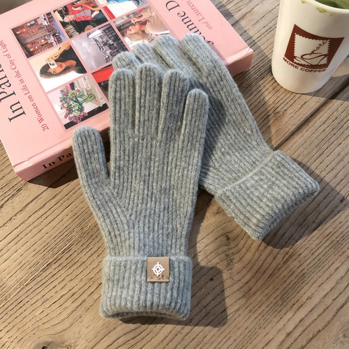 Cold-color solid wool knitted labeled finger-revealing touch screen warm winter original host wind Xiaohongshu plant grass autumn and winter