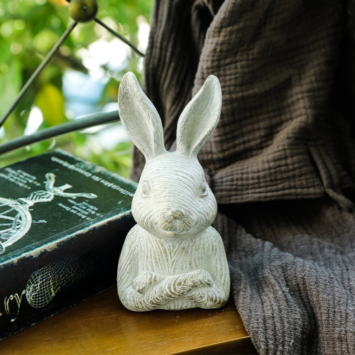 Antique-style resin rabbit figurine, outdoor patio floor, rural pastoral flower pot, courtyard garden decoration, display