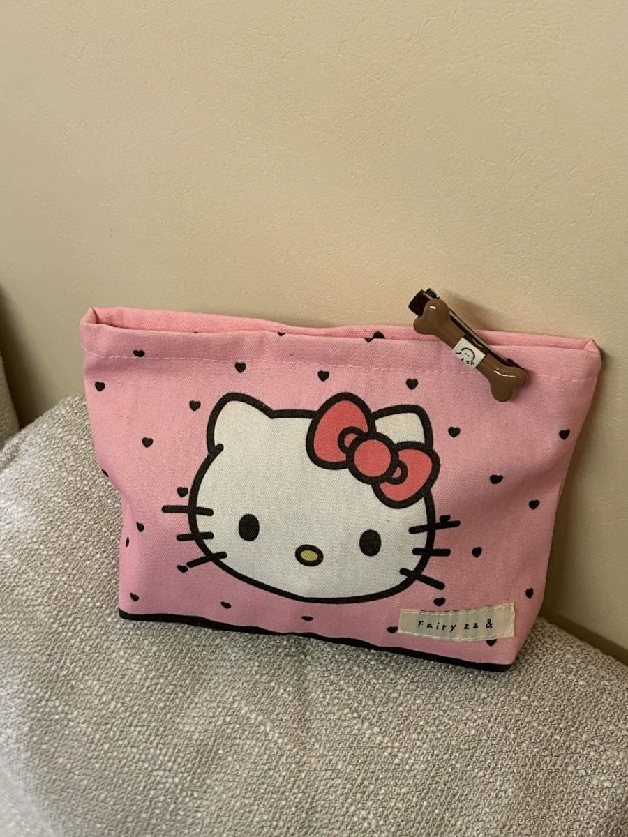 Косметичка ручная (Hello Kitty) фуксия, вместительная 22×16×4 см для путешествий