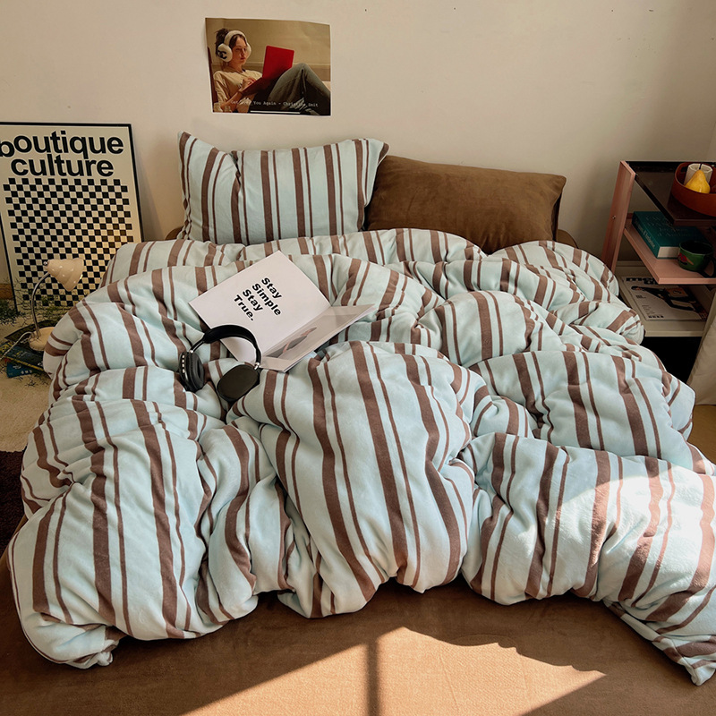 2025 New Mix and Match Stripesd Milk Velvet Four-Piece Set, One Pillowcase, Mint Chocolate