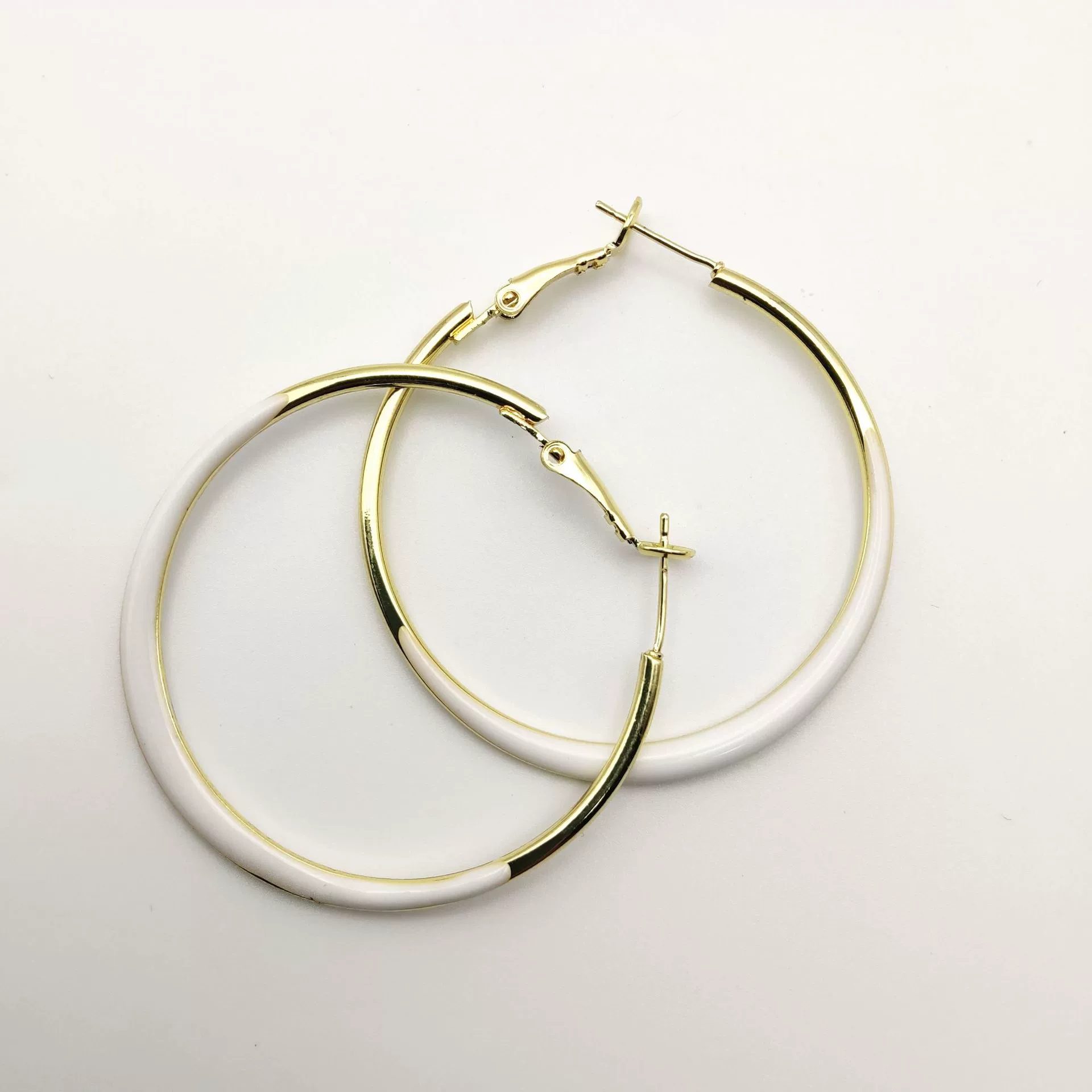 Fashionable white earrings, European style, internet celebrity