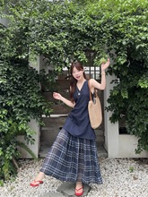 法式设计感拼接格子A字长裙女夏季2025新款复古假两件背心连衣裙