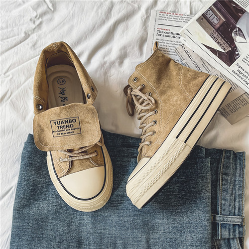 Live broadcast of a pair of shoes wearing high-top canvas shoes for men and women, thick-soled sneakers for couples, basic shoes for men