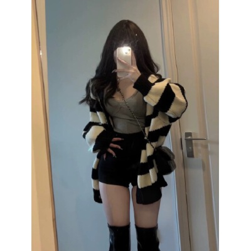 Liti wants to sleep | Autumn and winter lazy style striped black and white reversible sweater knitwear~ gentle outerwear Liti wants to sleep | Autumn and winter lazy style striped black and white reversible sweater knitwear~ gentle outerwear
