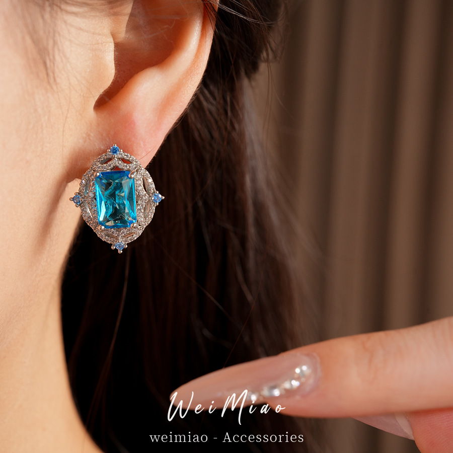 Collar oval de zircon azul lujoso ligero de lujo de alta calidad delicada cadena de clavícula temperamento nicho conjunto de joyas personales