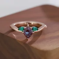 Кольцо из серебра 925 пробы с 18-каратным золотом, культивированным александритом, ромбовидным камнем, меняющим цвет, кольцо-сокровище, нишевый дизайн