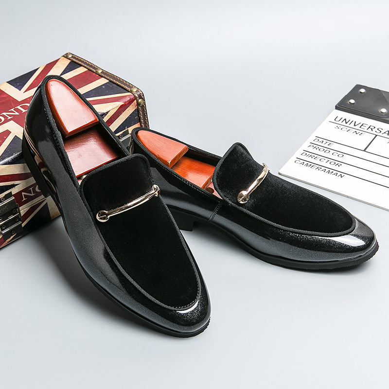 Cross-border tallas grandes zapatos de música para hombres talla 46 nuevos zapatos de cuero de primavera y otoño zapatos de guisantes zapatos de hombre europeos y americanos zapatos de cuero casuales de charol