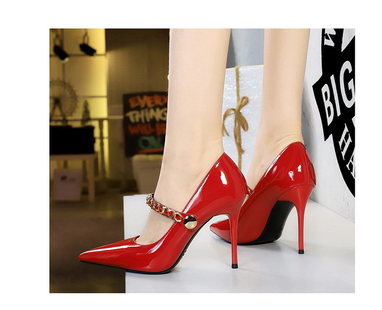 High heels women's shoes slim heels patent leather shallow mouth pointed metal chain line with single shoes_voghion.com