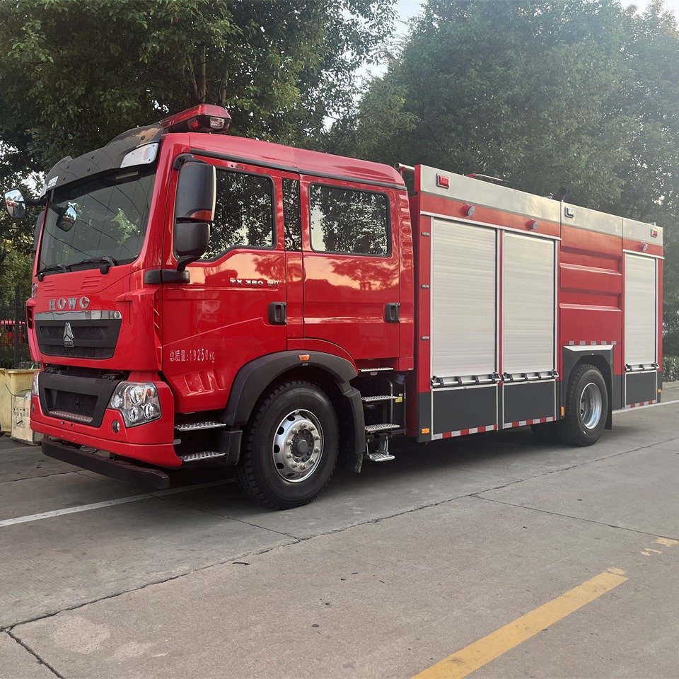 江特牌JDF5190GXFGL70/Z6型干粉水联用消防车