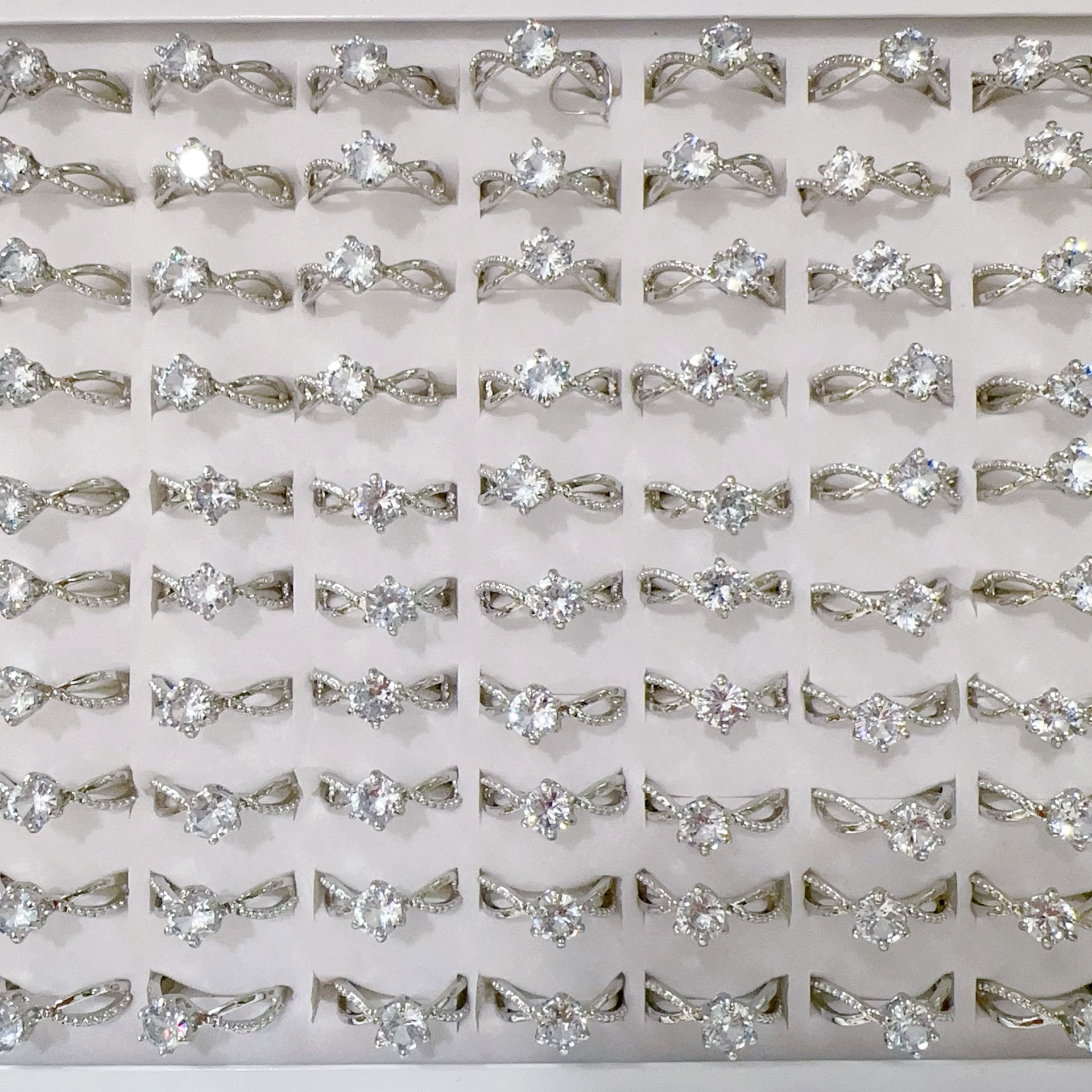 Round 6mm Crystal Zircon Ring Female Bride Diamond Ring Wedding Engagement Jewelry Ring Simple Elegant Versatile Jewelry